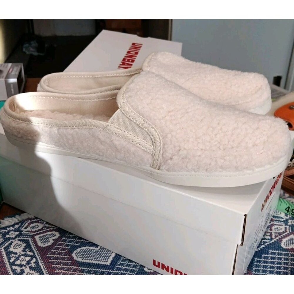 Union Bay Joy Womens size‎ 8 Natural Plush Fleece SlipOn Loafer Mules Slippers
